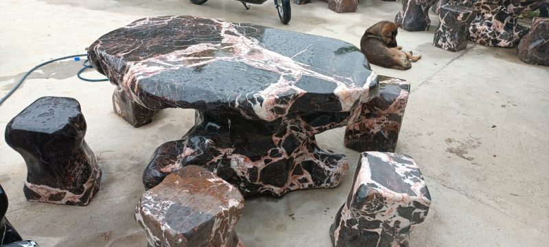 Bàn đá tự nhiên nguyên khối – Báo đỏ
